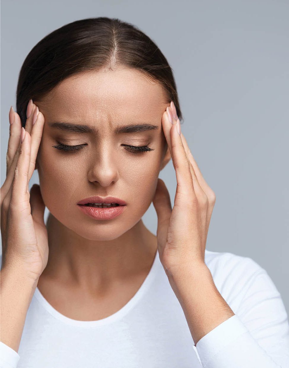 До и после консилера под глазами. Лица фотография болит. Болит зуб фото. Как сделать больное лицо. Корректор для лица до и после.